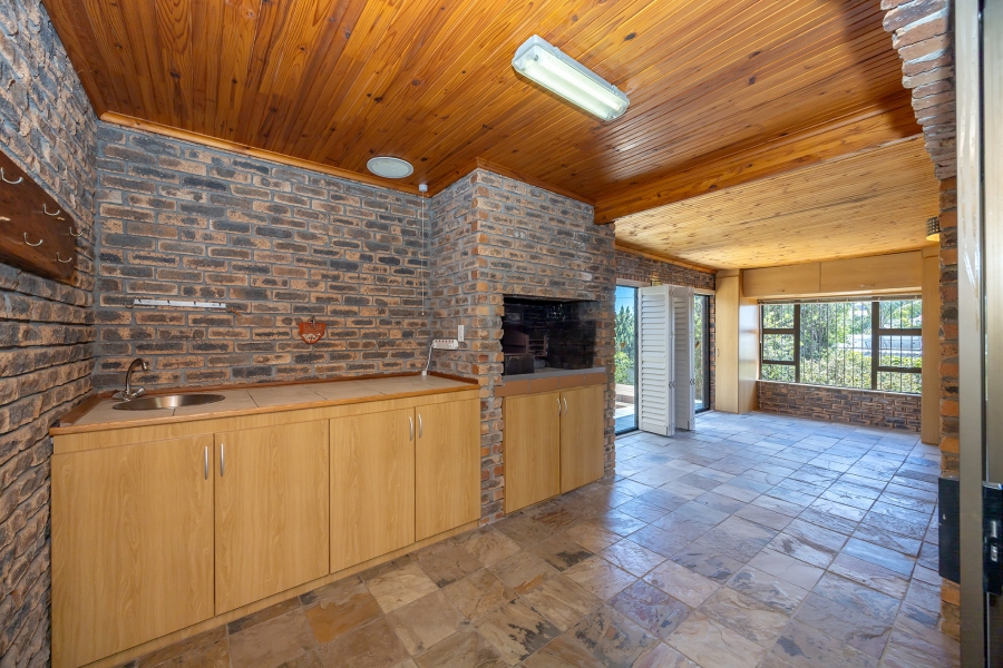 3 Bedroom Property for Sale in Protea Valley Western Cape